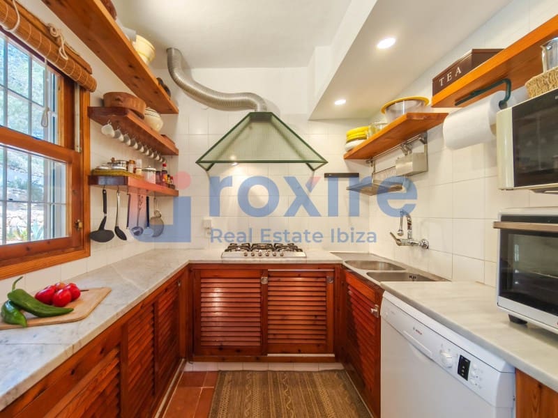 6 slaapkamer Villa te huur in Es Cubells met zwembad - € 12.000 (Ref: 9778037)