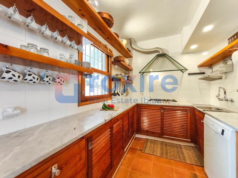 6 slaapkamer Villa te huur in Es Cubells met zwembad - € 12.000 (Ref: 9778037)