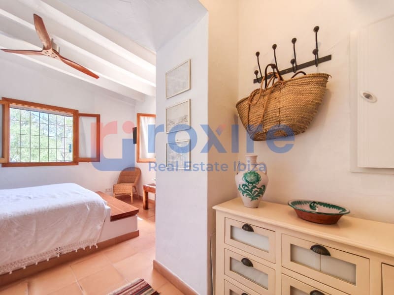 6 slaapkamer Villa te huur in Es Cubells met zwembad - € 12.000 (Ref: 9778037)