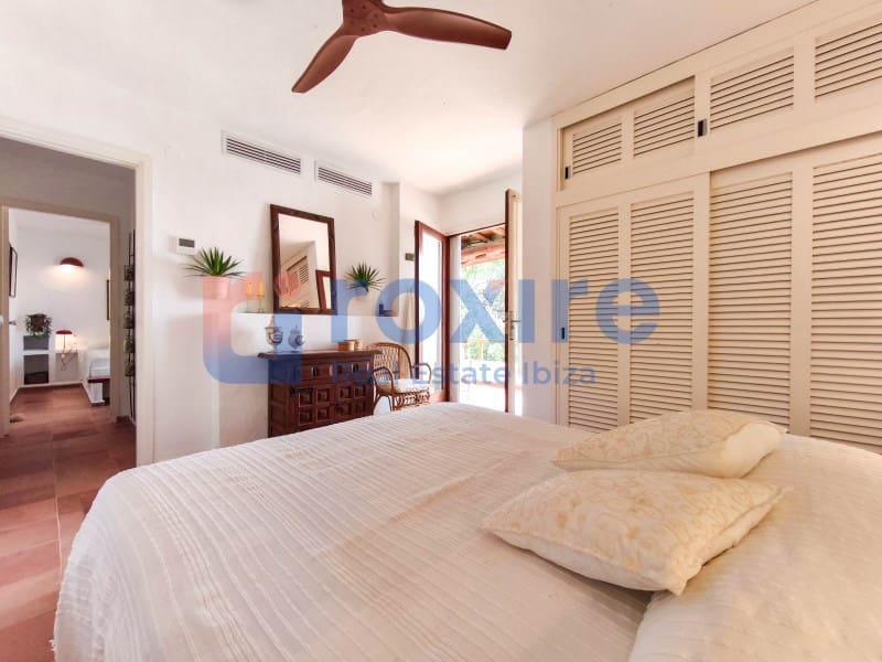 6 slaapkamer Villa te huur in Es Cubells met zwembad - € 12.000 (Ref: 9778037)