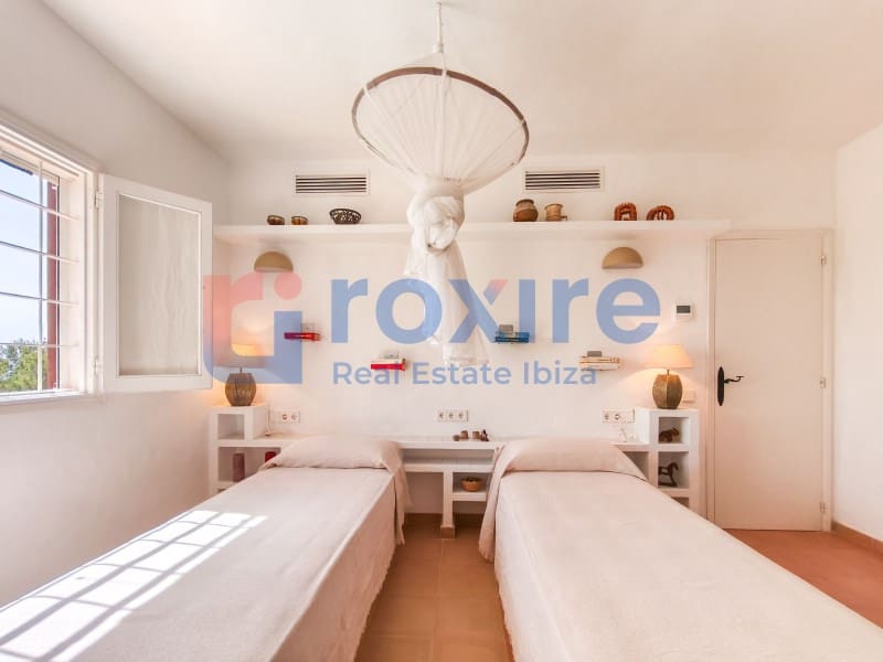 6 slaapkamer Villa te huur in Es Cubells met zwembad - € 12.000 (Ref: 9778037)