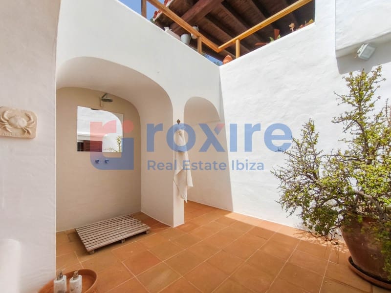 6 slaapkamer Villa te huur in Es Cubells met zwembad - € 12.000 (Ref: 9778037)
