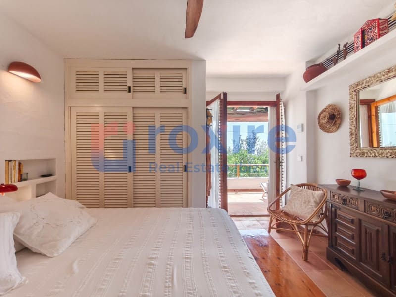 6 slaapkamer Villa te huur in Es Cubells met zwembad - € 12.000 (Ref: 9778037)