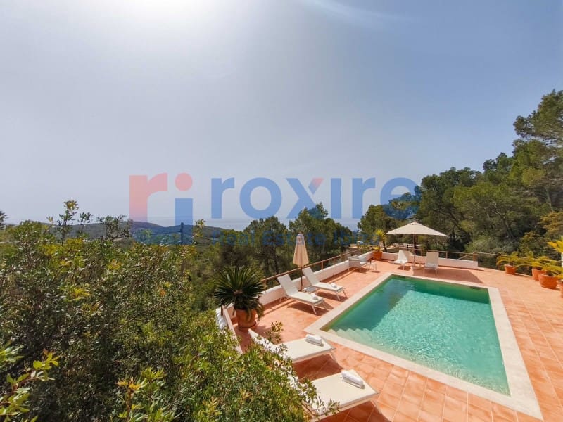 6 slaapkamer Villa te huur in Es Cubells met zwembad - € 12.000 (Ref: 9778037)