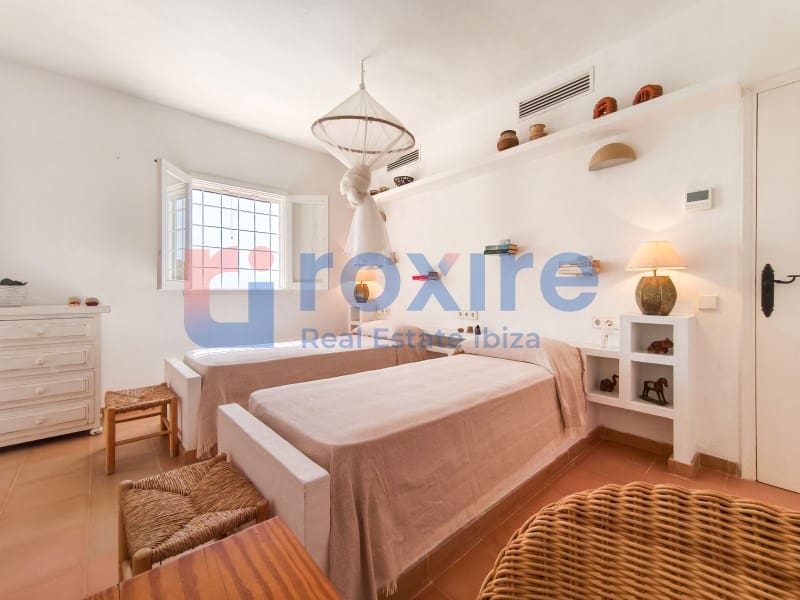 6 slaapkamer Villa te huur in Es Cubells met zwembad - € 12.000 (Ref: 9778037)