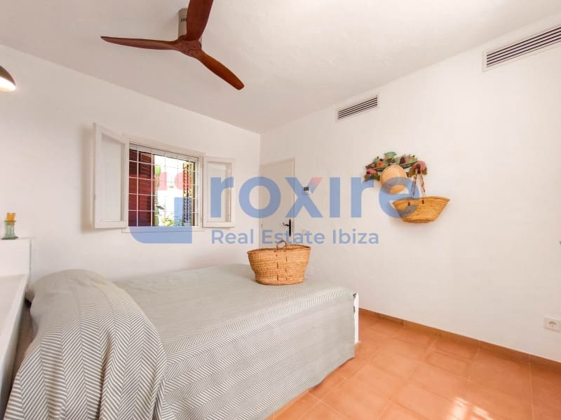 6 slaapkamer Villa te huur in Es Cubells met zwembad - € 12.000 (Ref: 9778037)