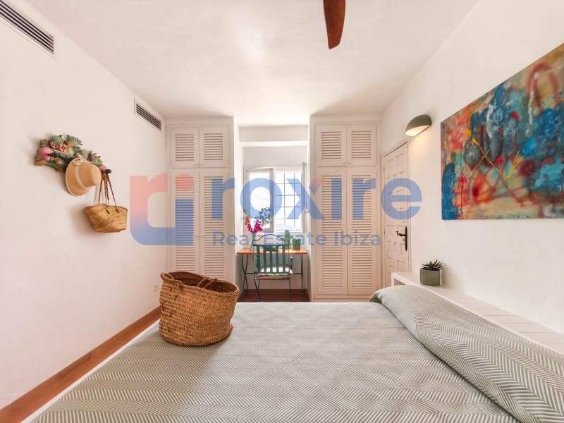 6 slaapkamer Villa te huur in Es Cubells met zwembad - € 12.000 (Ref: 9778037)