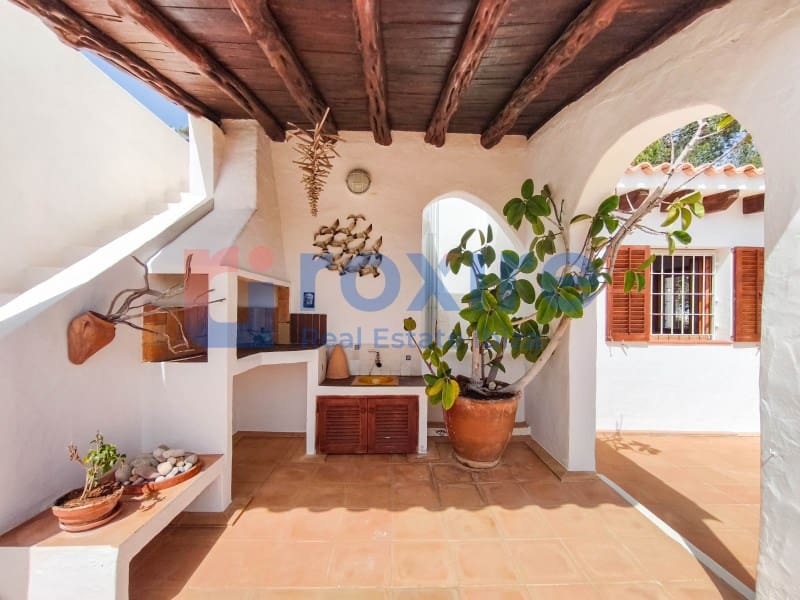 6 slaapkamer Villa te huur in Es Cubells met zwembad - € 12.000 (Ref: 9778037)