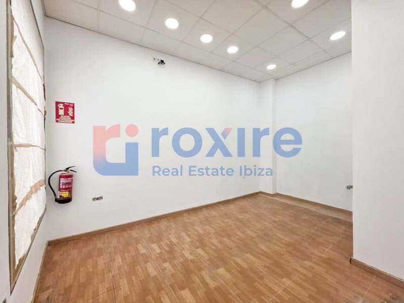 Kaupallinen vuokrattavana paikassa Sant Antoni de Portmany - 975 € (Ref: 9794515)