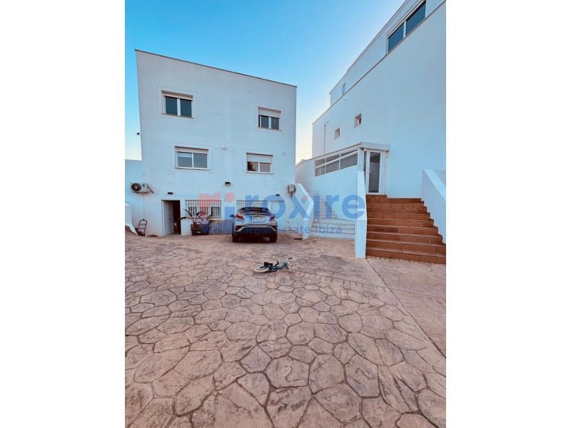 Apartamento de 2 habitaciones en Sant Agusti des Vedra en alquiler con piscina garaje - 3.200 € (Ref: 9849632)