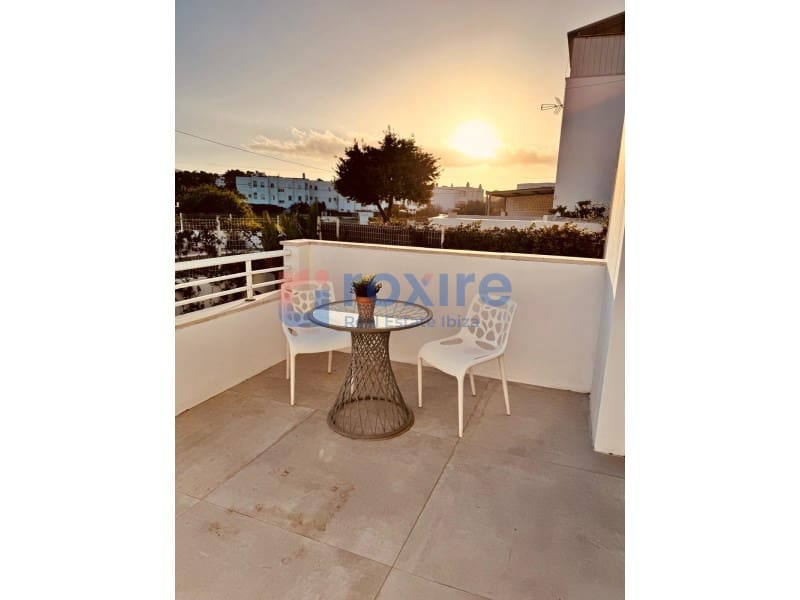 Apartamento de 2 habitaciones en Sant Agusti des Vedra en alquiler con piscina garaje - 3.200 € (Ref: 9849632)