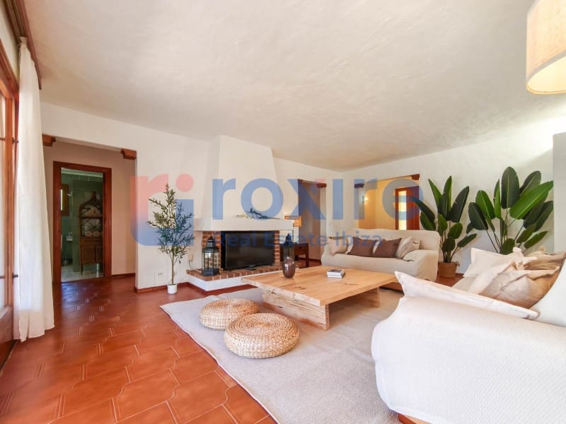 3 bedroom Villa for rent in Sant Rafael de Sa Creu with pool - € 5,500 (Ref: 9855365)