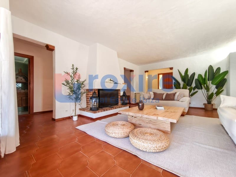 3 bedroom Villa for rent in Sant Rafael de Sa Creu with pool - € 5,500 (Ref: 9855365)
