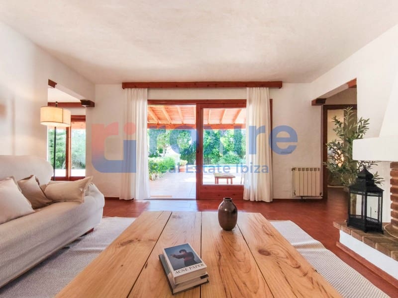 3 bedroom Villa for rent in Sant Rafael de Sa Creu with pool - € 5,500 (Ref: 9855365)