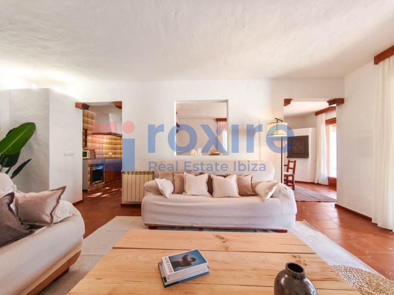 3 bedroom Villa for rent in Sant Rafael de Sa Creu with pool - € 5,500 (Ref: 9855365)
