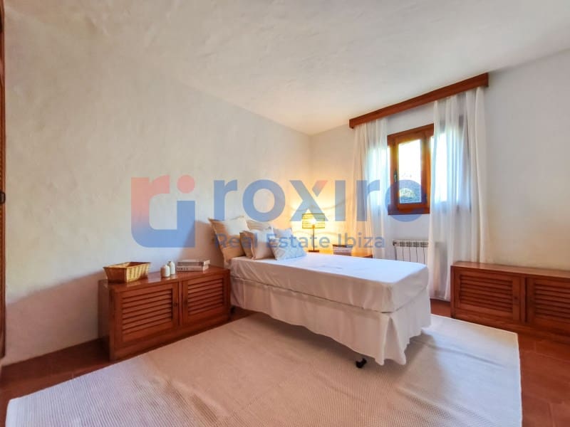 3 bedroom Villa for rent in Sant Rafael de Sa Creu with pool - € 5,500 (Ref: 9855365)