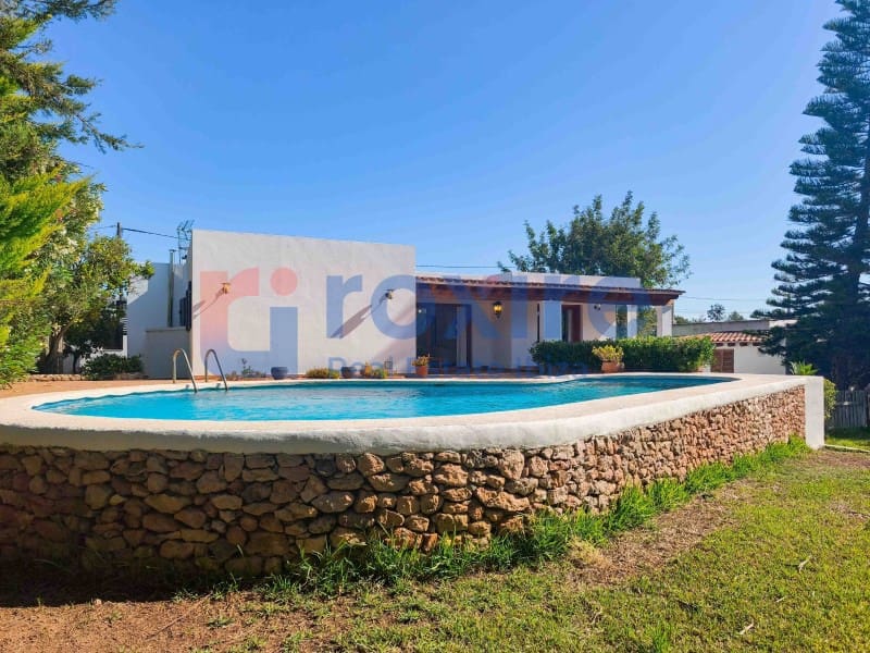 3 bedroom Villa for rent in Sant Rafael de Sa Creu with pool - € 5,500 (Ref: 9855365)