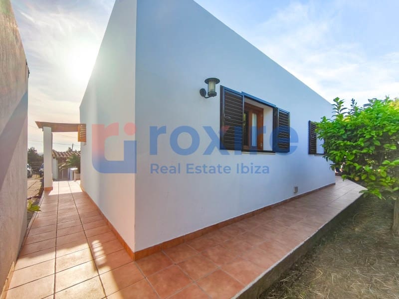 3 bedroom Villa for rent in Sant Rafael de Sa Creu with pool - € 5,500 (Ref: 9855365)