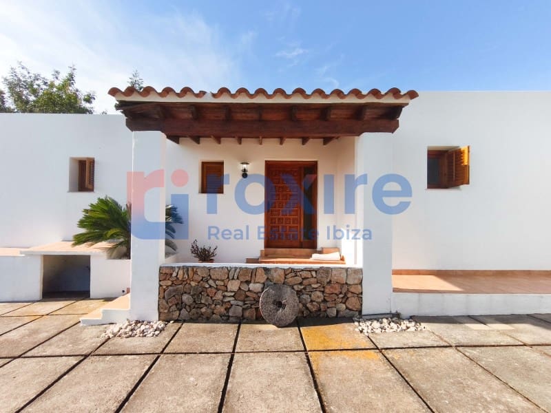 3 bedroom Villa for rent in Sant Rafael de Sa Creu with pool - € 5,500 (Ref: 9855365)