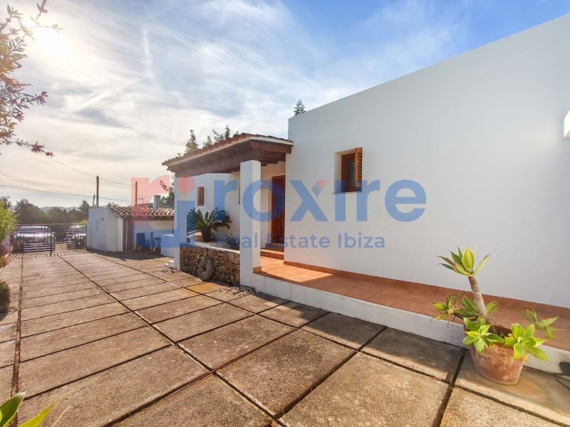 3 bedroom Villa for rent in Sant Rafael de Sa Creu with pool - € 5,500 (Ref: 9855365)
