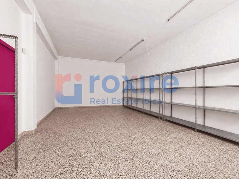 Kaupallinen myytävänä paikassa Sant Antoni de Portmany - 420 000 € (Ref: 9876239)