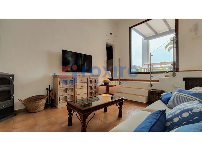 4 bedroom Villa for holiday rental in Santa Gertrudis de Fruitera with pool - € 3,750 (Ref: 9878661)