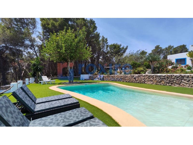 4 bedroom Villa for holiday rental in Santa Gertrudis de Fruitera with pool - € 3,750 (Ref: 9878661)