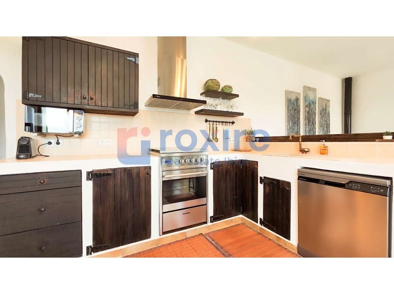 4 bedroom Villa for holiday rental in Santa Gertrudis de Fruitera with pool - € 3,750 (Ref: 9878661)