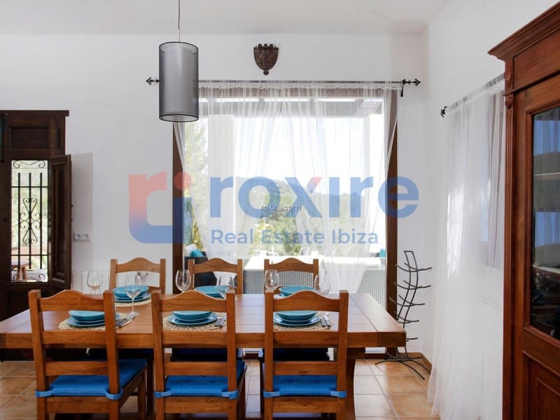 4 bedroom Villa for holiday rental in Santa Gertrudis de Fruitera with pool - € 3,750 (Ref: 9878661)