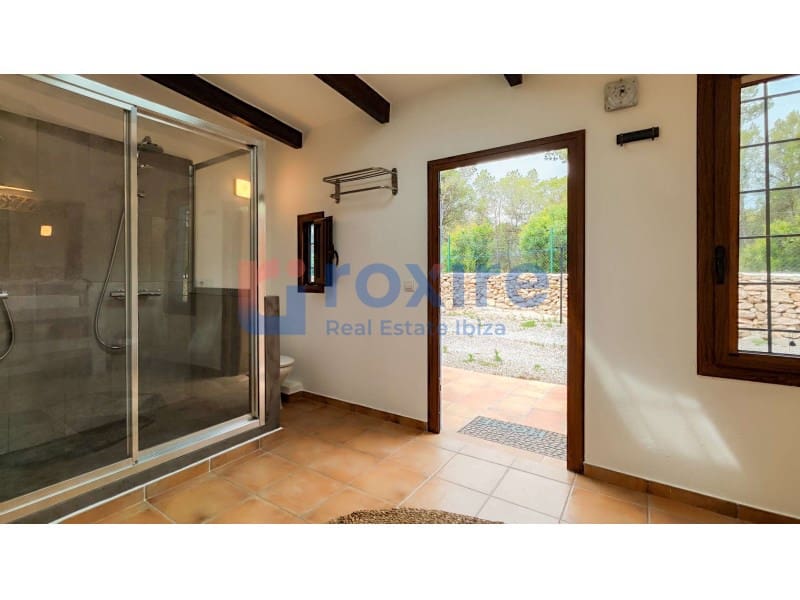4 bedroom Villa for holiday rental in Santa Gertrudis de Fruitera with pool - € 3,750 (Ref: 9878661)