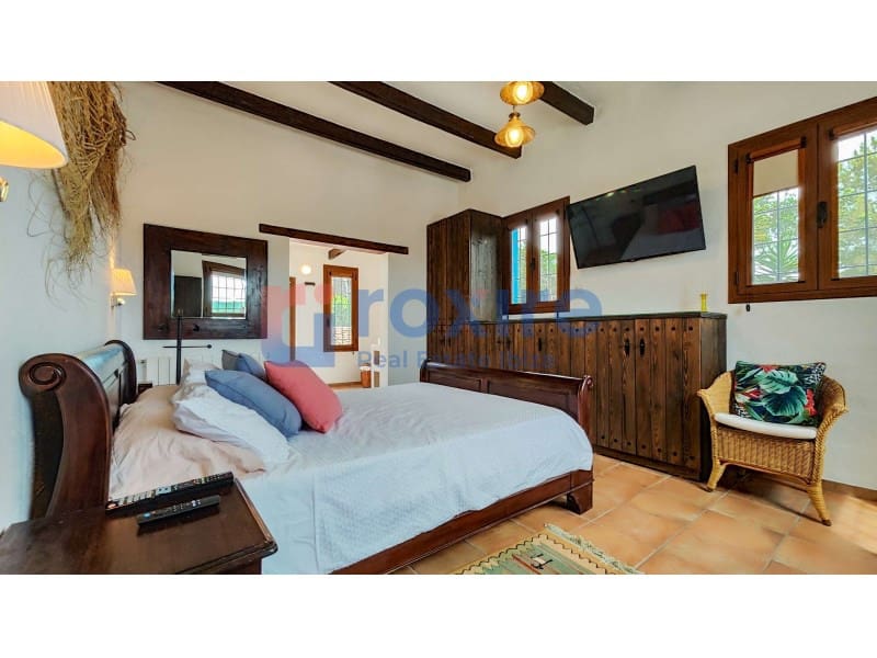 4 bedroom Villa for holiday rental in Santa Gertrudis de Fruitera with pool - € 3,750 (Ref: 9878661)