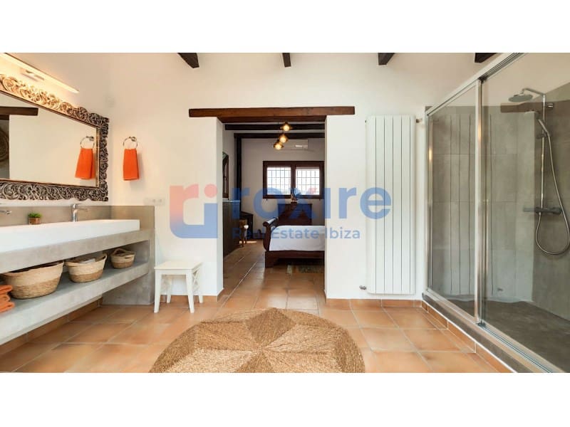 4 bedroom Villa for holiday rental in Santa Gertrudis de Fruitera with pool - € 3,750 (Ref: 9878661)
