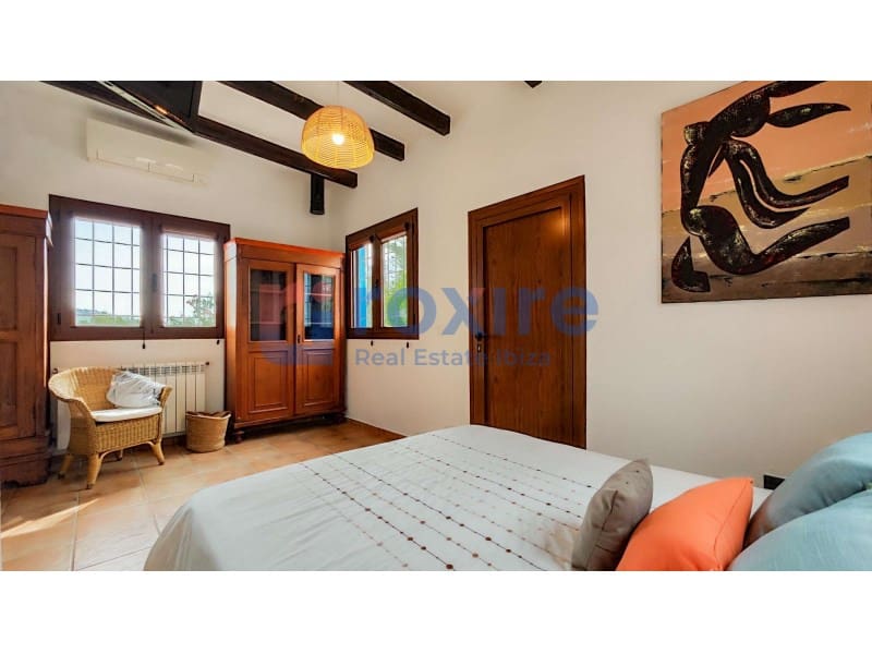 4 bedroom Villa for holiday rental in Santa Gertrudis de Fruitera with pool - € 3,750 (Ref: 9878661)