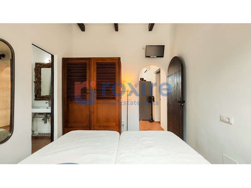 4 bedroom Villa for holiday rental in Santa Gertrudis de Fruitera with pool - € 3,750 (Ref: 9878661)