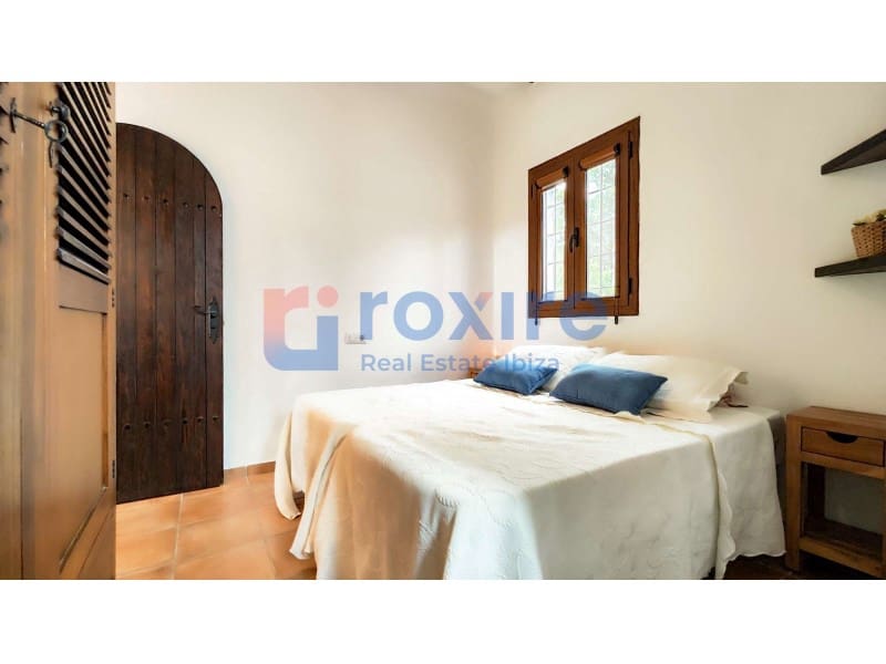 4 bedroom Villa for holiday rental in Santa Gertrudis de Fruitera with pool - € 3,750 (Ref: 9878661)