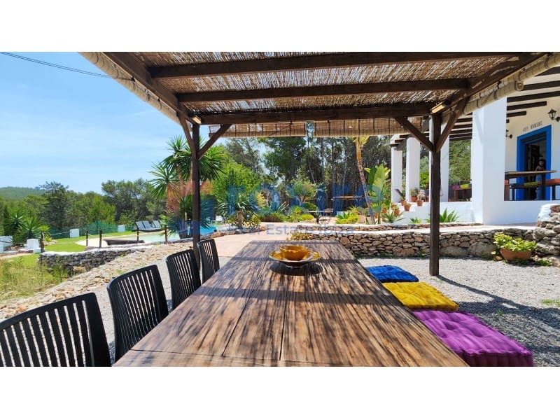 4 bedroom Villa for holiday rental in Santa Gertrudis de Fruitera with pool - € 3,750 (Ref: 9878661)