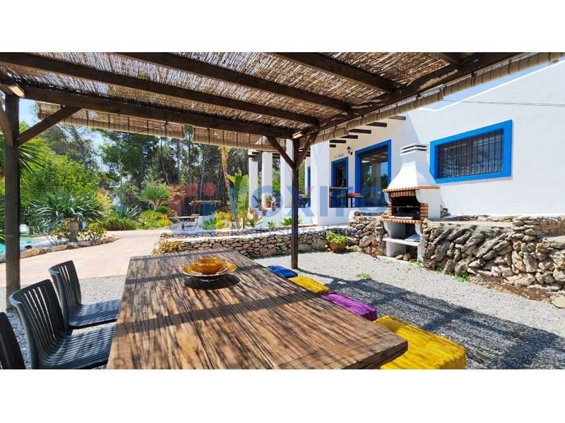 4 bedroom Villa for holiday rental in Santa Gertrudis de Fruitera with pool - € 3,750 (Ref: 9878661)