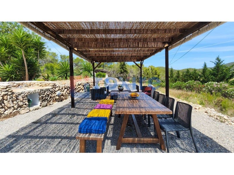 4 bedroom Villa for holiday rental in Santa Gertrudis de Fruitera with pool - € 3,750 (Ref: 9878661)
