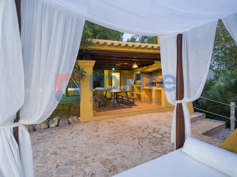 6 bedroom Villa for holiday rental in Sant Antoni de Portmany with pool - € 3,850 (Ref: 9878663)