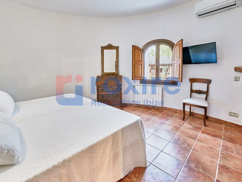 6 bedroom Villa for holiday rental in Sant Antoni de Portmany with pool - € 3,850 (Ref: 9878663)