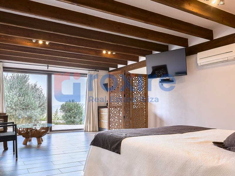 6 bedroom Villa for holiday rental in Sant Antoni de Portmany with pool - € 3,850 (Ref: 9878663)