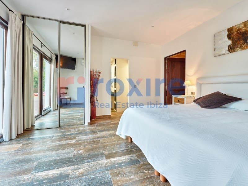 6 bedroom Villa for holiday rental in Sant Antoni de Portmany with pool - € 3,850 (Ref: 9878663)
