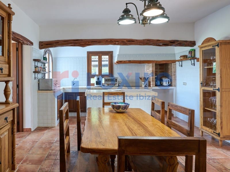 6 bedroom Villa for holiday rental in Sant Antoni de Portmany with pool - € 3,850 (Ref: 9878663)