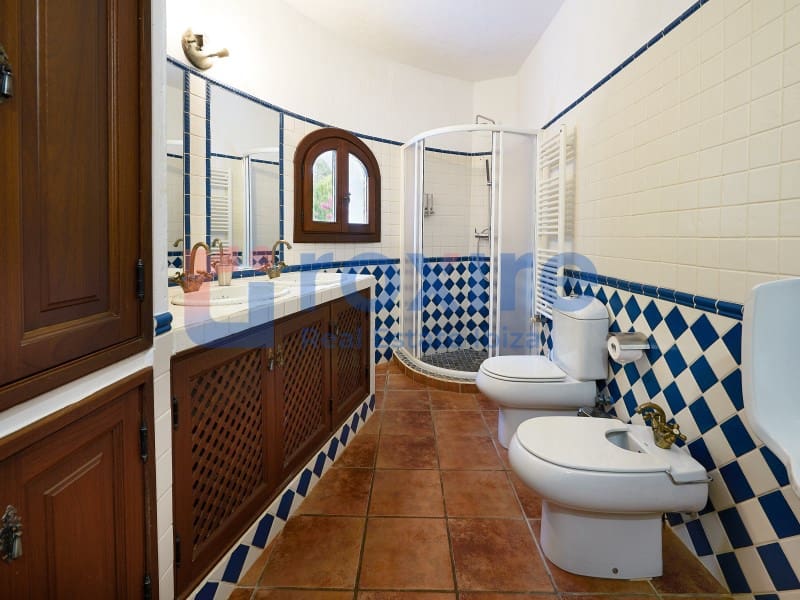 6 bedroom Villa for holiday rental in Sant Antoni de Portmany with pool - € 3,850 (Ref: 9878663)