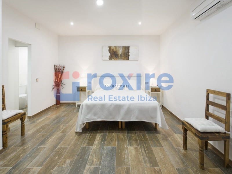 6 bedroom Villa for holiday rental in Sant Antoni de Portmany with pool - € 3,850 (Ref: 9878663)