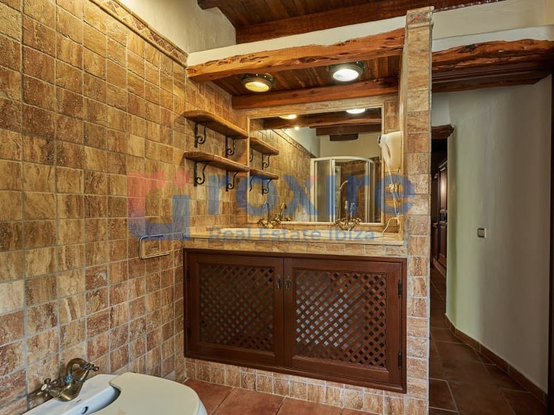 6 bedroom Villa for holiday rental in Sant Antoni de Portmany with pool - € 3,850 (Ref: 9878663)