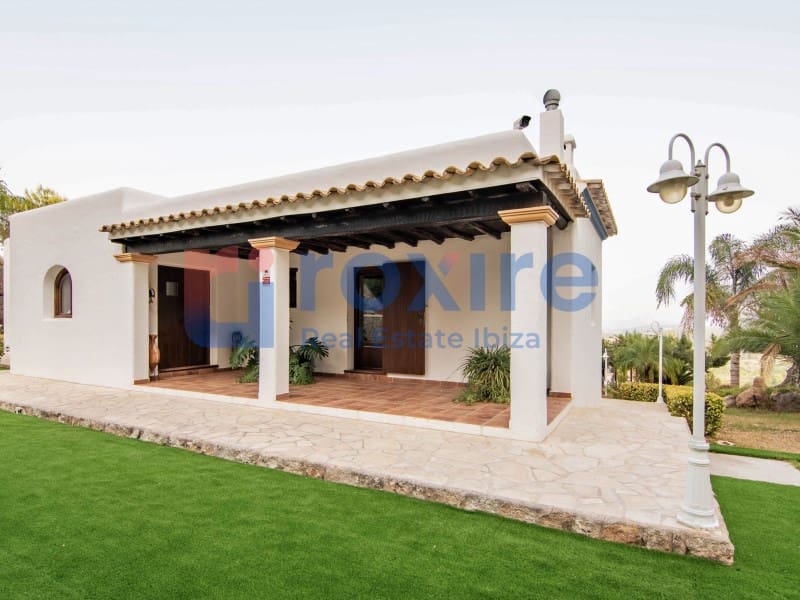 6 bedroom Villa for holiday rental in Sant Antoni de Portmany with pool - € 3,850 (Ref: 9878663)