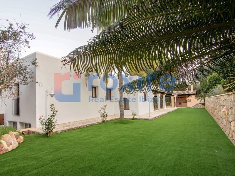 6 bedroom Villa for holiday rental in Sant Antoni de Portmany with pool - € 3,850 (Ref: 9878663)