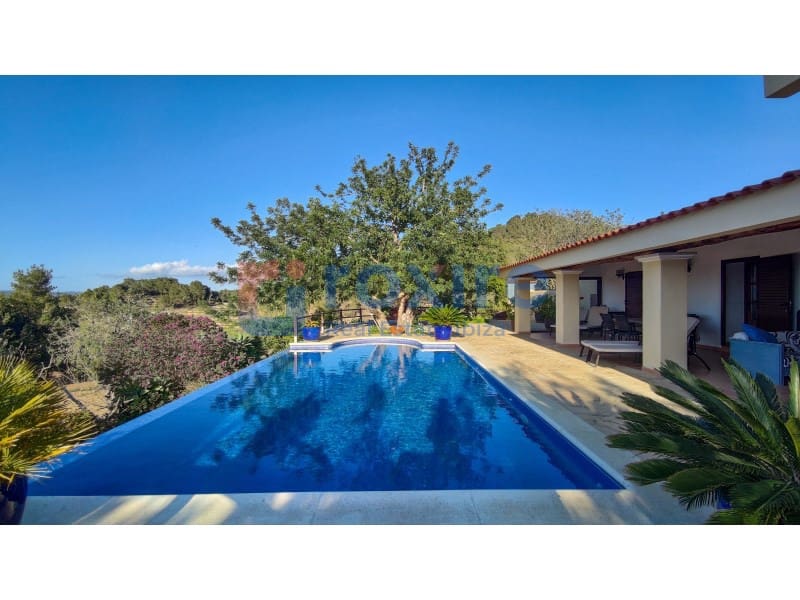 3 bedroom Villa for holiday rental in Sant Agusti des Vedra with pool - € 2,670 (Ref: 9878664)