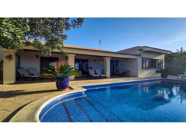 3 bedroom Villa for holiday rental in Sant Agusti des Vedra, San Jose / Sant Josep de Sa Talaia with pool - € 2,670 (Ref: 9878664)
